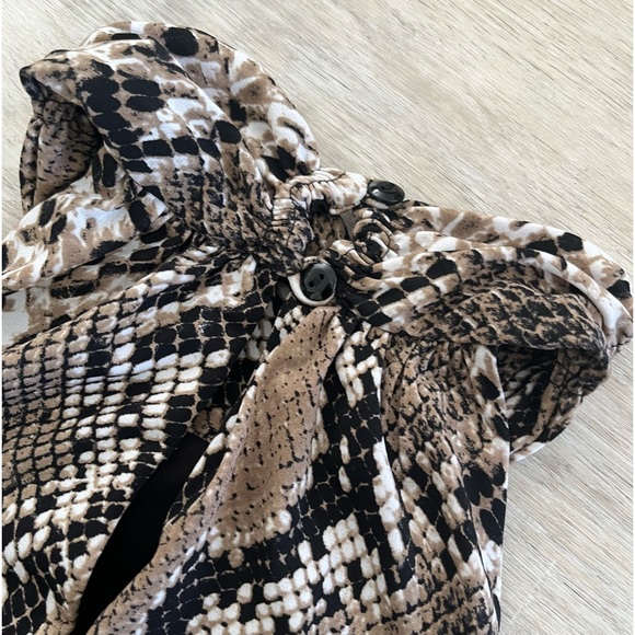 Kate and Lily romper, size 6 - Picture 5 of 7